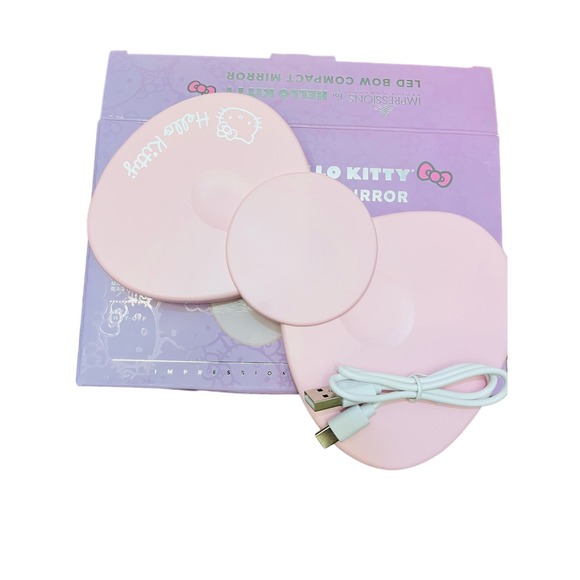 Hello Kitty LED Bow Compact Mirror (LARGER version) - Picture 7 of 9